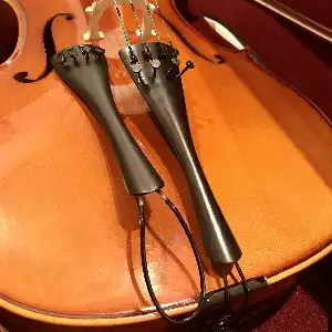 チェロテールピース■フェルナンビューコ■チェロ用テールピース チェロテールピース、アジャスター付き4ファインチューナー内蔵
